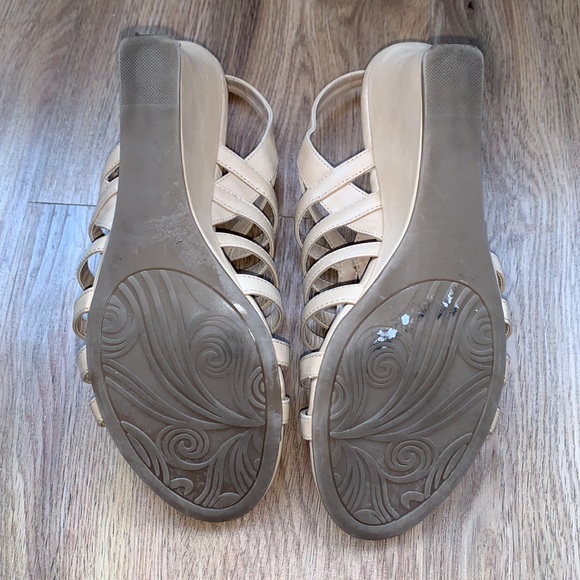 Taupe sandals - Picture 4 of 5